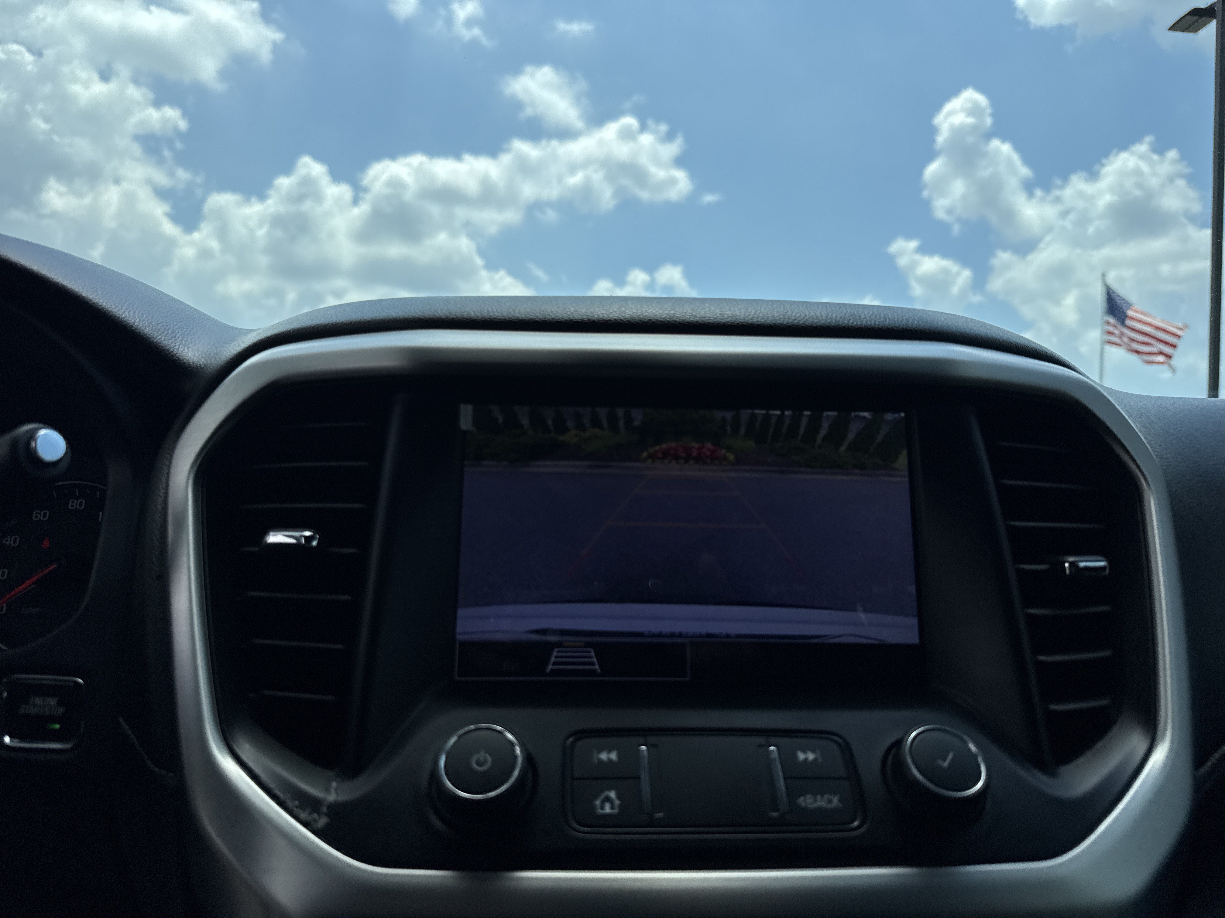 Used 2020 GMC Acadia SLE FWD image 23