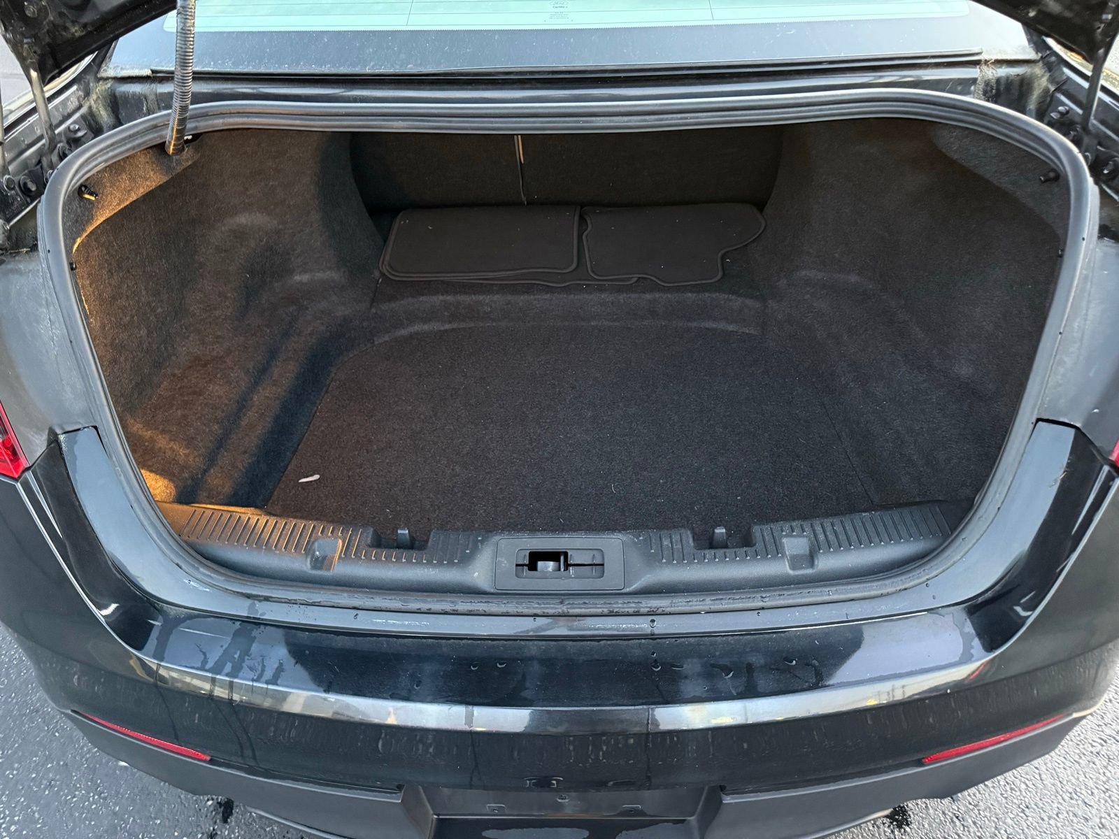 Used 2015 Ford Taurus SE FWD image 34