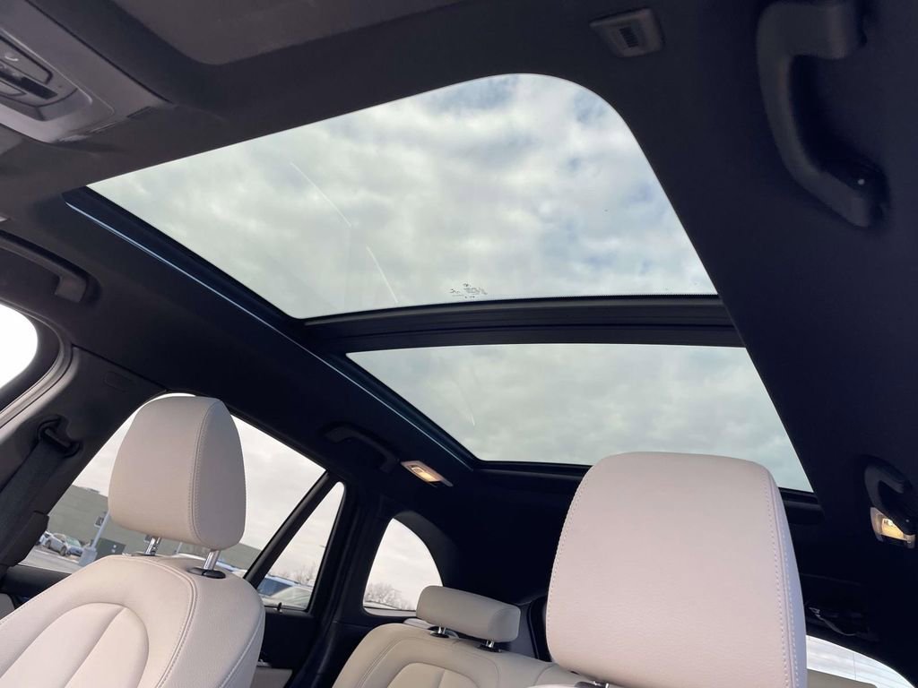 Used 2021 BMW X1 xDrive28i w/ Convenience Package image 9