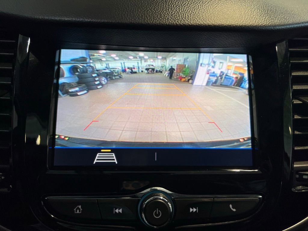 Used 2021 Chevrolet Trax LT w/ LT Convenience Package AWD/4WD image 24