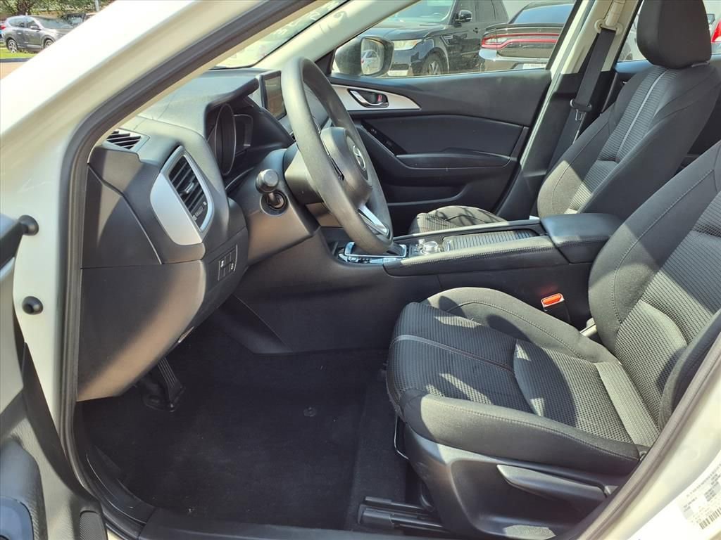 Used 2018 MAZDA MAZDA3 Sport w/ Preferred Equipment Package FWD image 10
