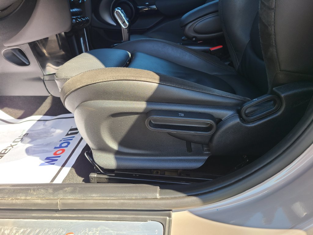Used 2024 MINI Cooper S w/ Signature Upholstery Package FWD image 23