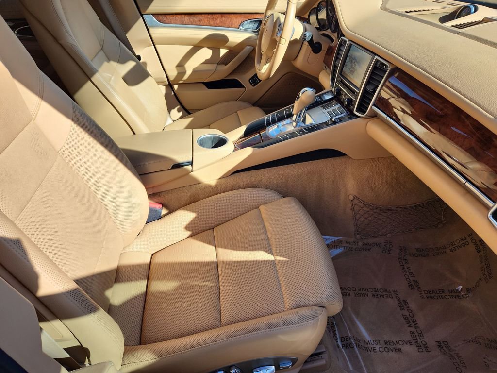 Used 2013 Porsche Panamera 4 Platinum Edition image 3