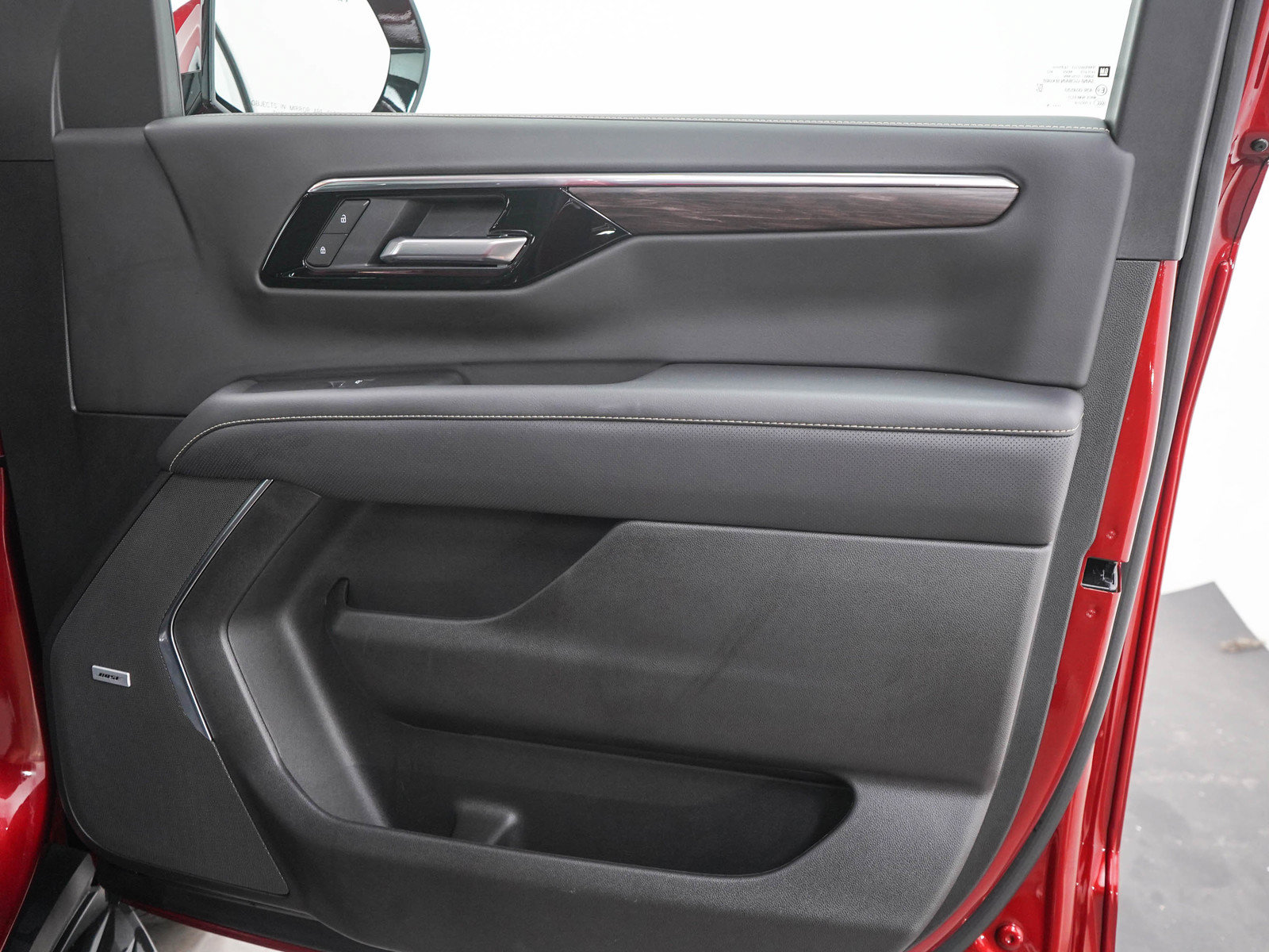 Used 2025 Chevrolet Tahoe Premier AWD/4WD image 12