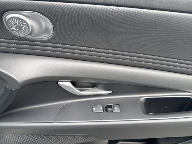 New 2026 Hyundai Elantra Limited FWD image 35