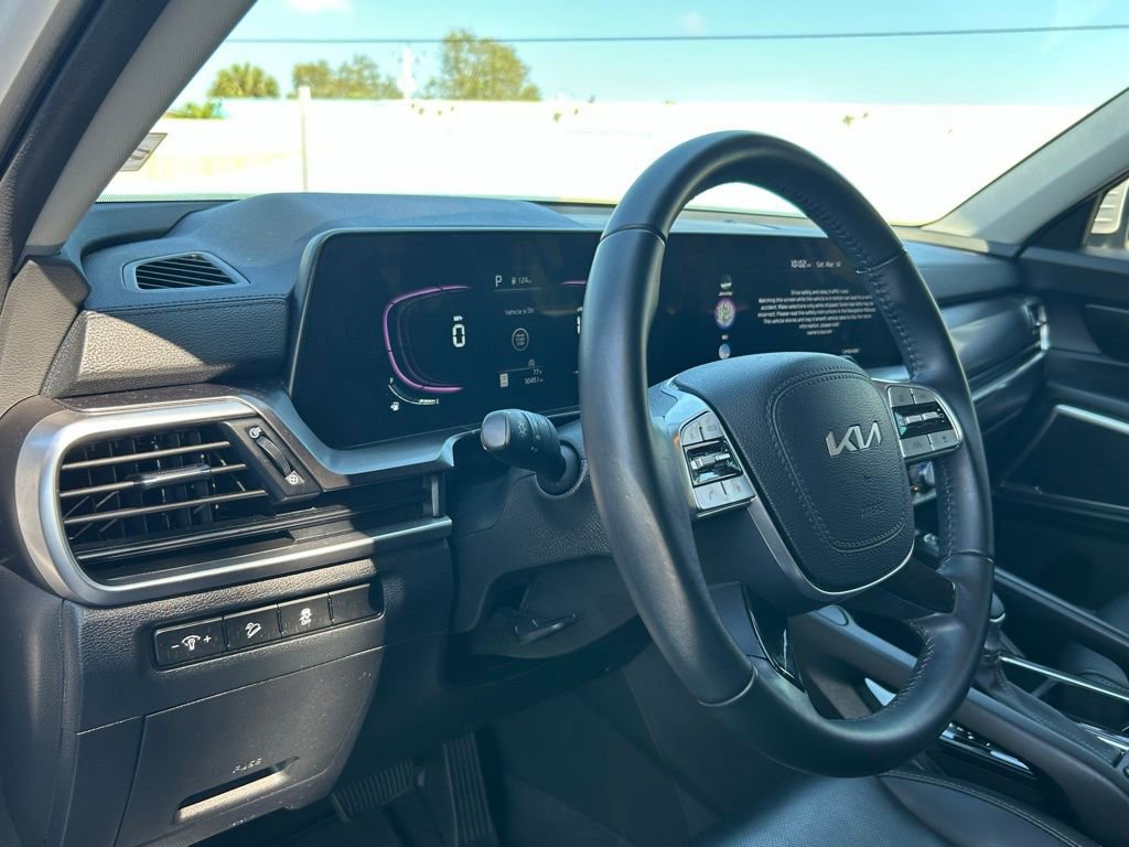 Used 2024 Kia Telluride S image 19