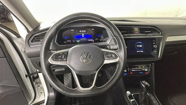 Used 2023 Volkswagen Tiguan SE FWD image 15
