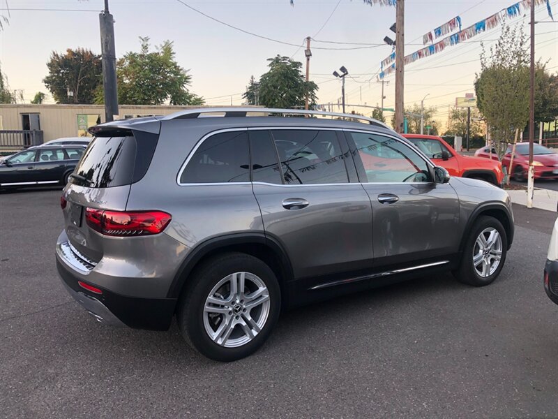 Used 2020 Mercedes-Benz GLB 250 4MATIC image 2