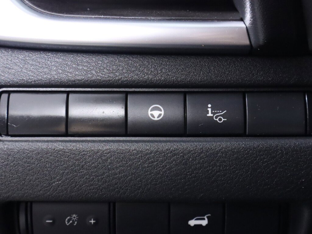 Used 2022 Nissan Rogue Platinum w/ Head-Up Display Package AWD/4WD image 10