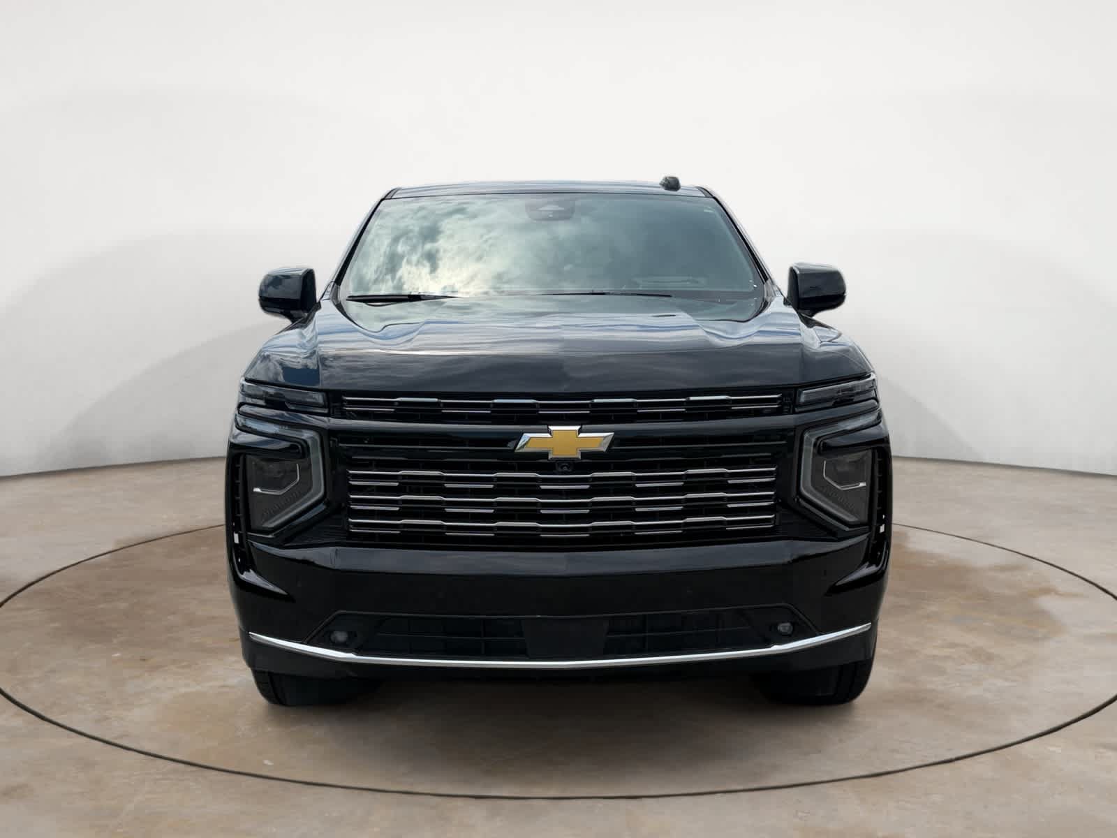 Used 2025 Chevrolet Tahoe High Country AWD/4WD image 8