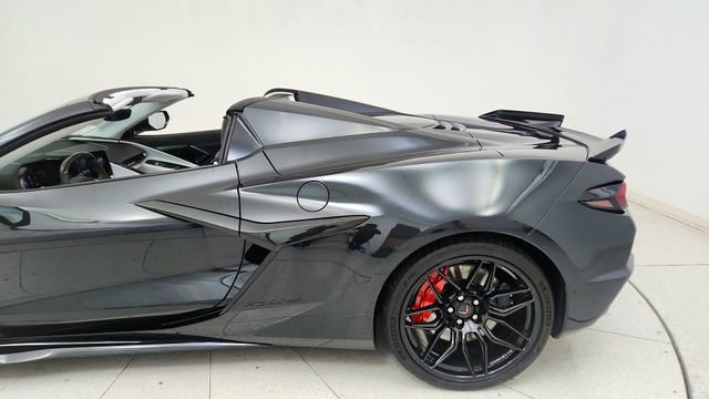 Used 2024 Chevrolet Corvette Z06 w/ Stealth Interior Trim Package image 15
