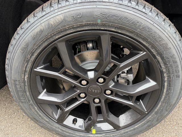 New 2025 Jeep Grand Cherokee Limited image 6