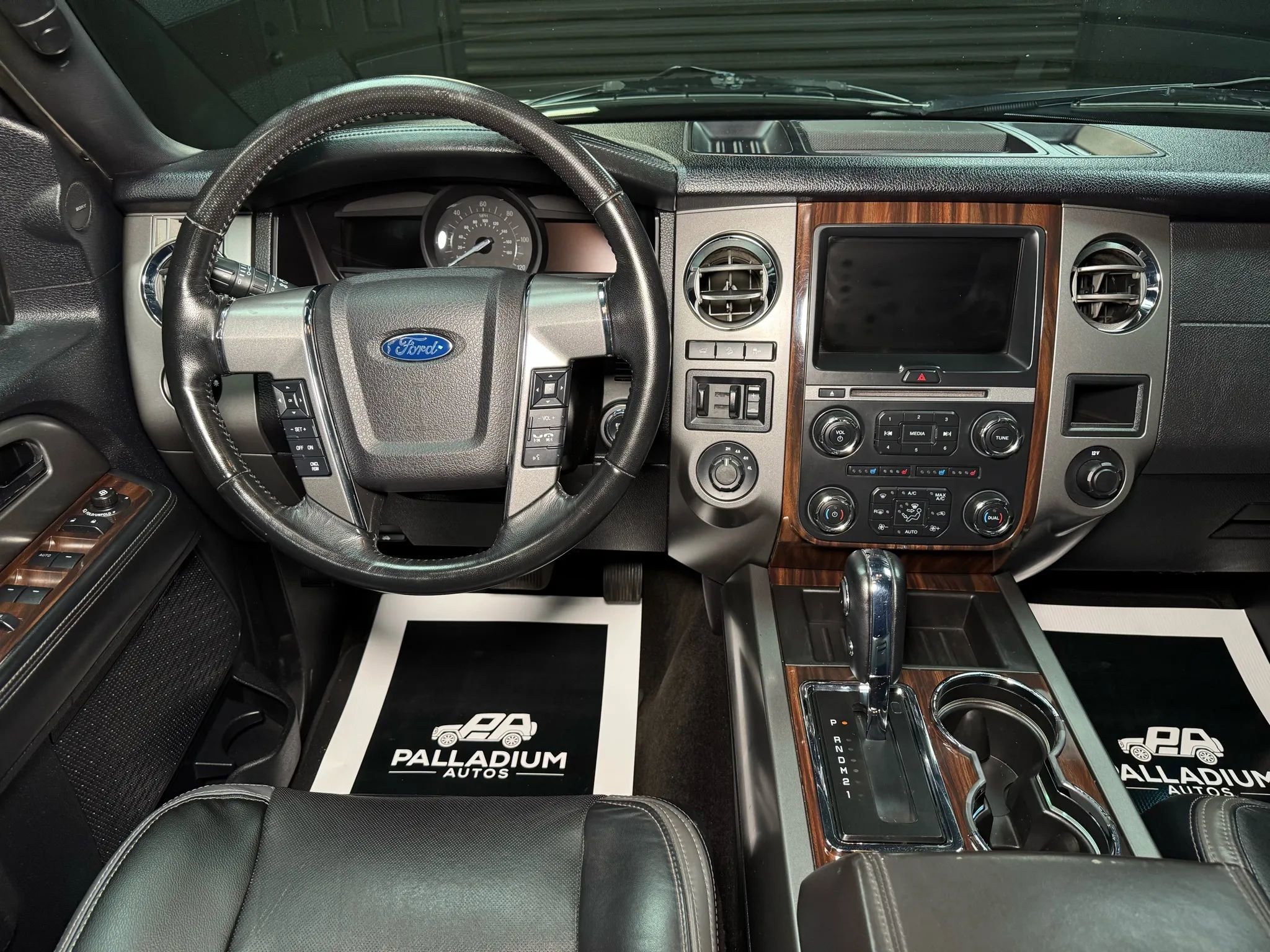 Used 2015 Ford Expedition EL Platinum image 33