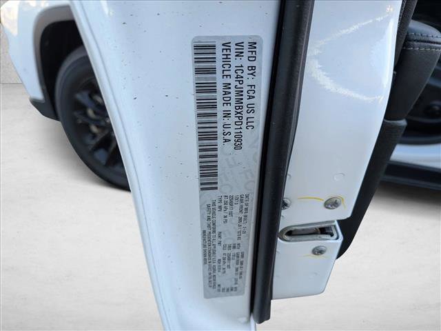 Used 2023 Jeep Cherokee Altitude Lux image 23