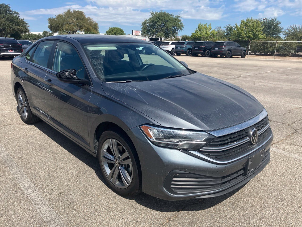 Used 2024 Volkswagen Jetta SE FWD image 3