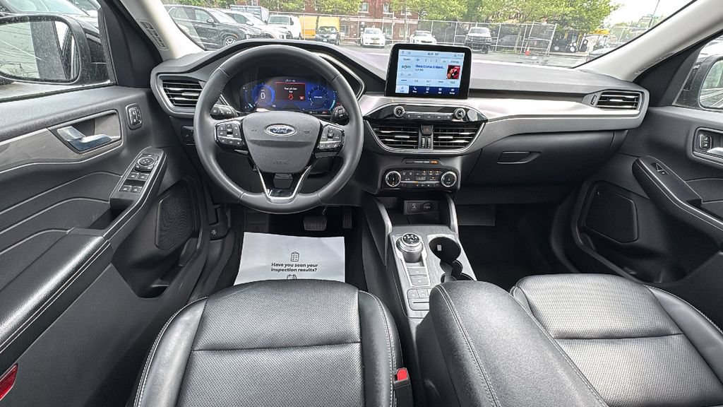 Used 2022 Ford Escape Titanium AWD/4WD image 30