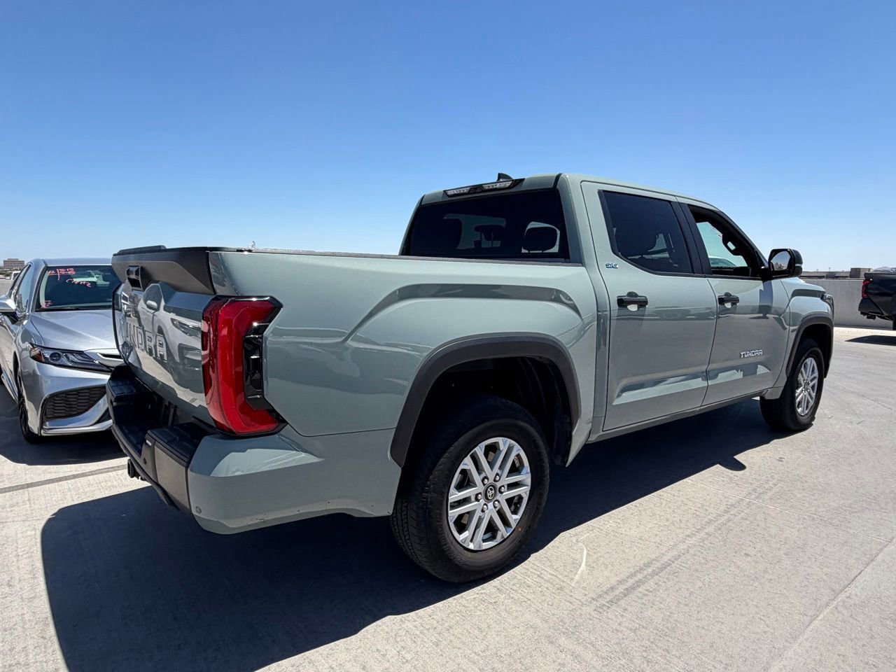 Used 2025 Toyota Tundra SR5 w/ SR5 Convenience Package AWD/4WD image 2
