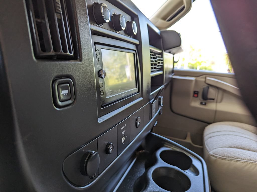 Used 2019 Chevrolet Express 4500 w/ RV Package RWD image 37