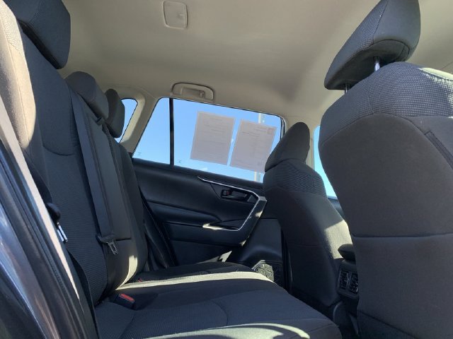 Used 2022 Toyota RAV4 LE AWD/4WD image 34