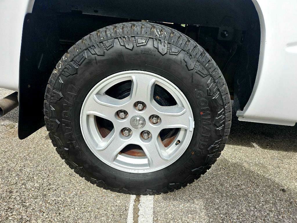 Used 2005 Dodge Dakota SLT w/ Trailer Tow Group image 34