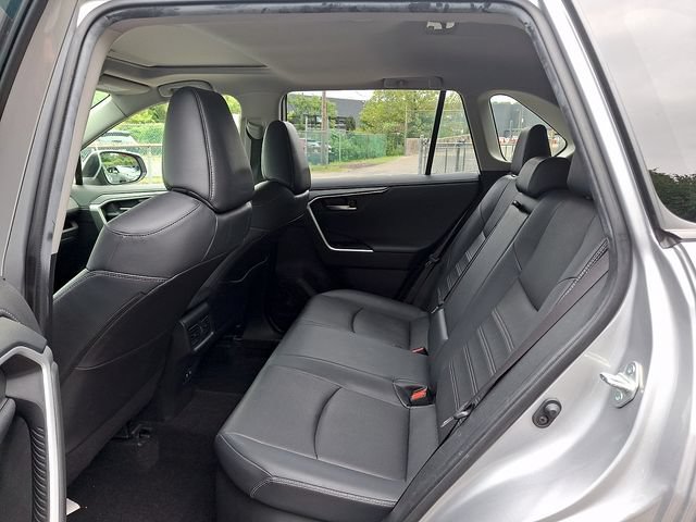 Certified 2020 Toyota RAV4 Limited w/ Limited Grade Weather Package AWD/4WD image 6