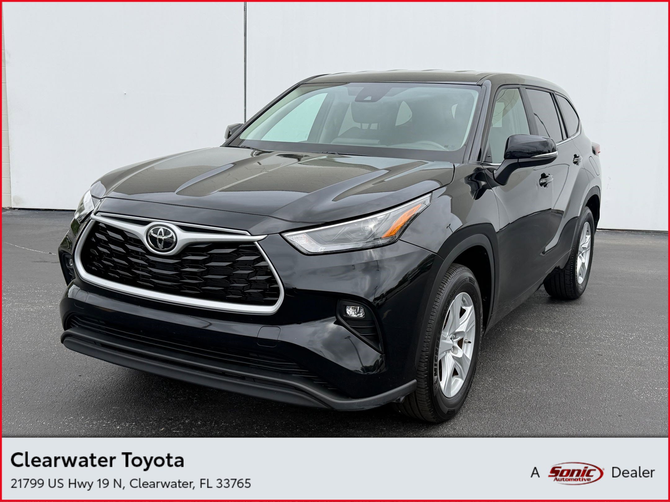 Used 2025 Toyota Highlander LE image 1