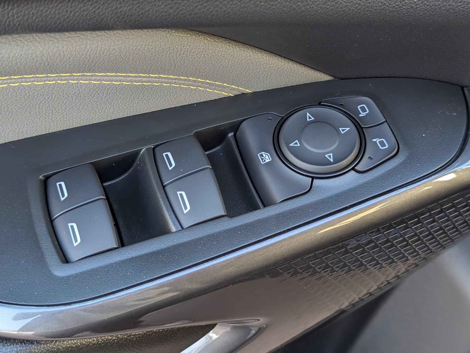 New 2026 Chevrolet Trax ACTIV w/ Driver Confidence Package FWD image 19