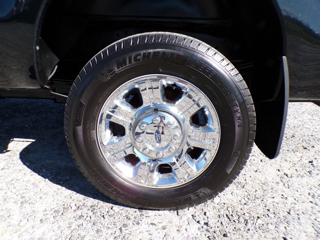 Used 2015 Ford F250 Lariat w/ Lariat Ultimate Package image 13