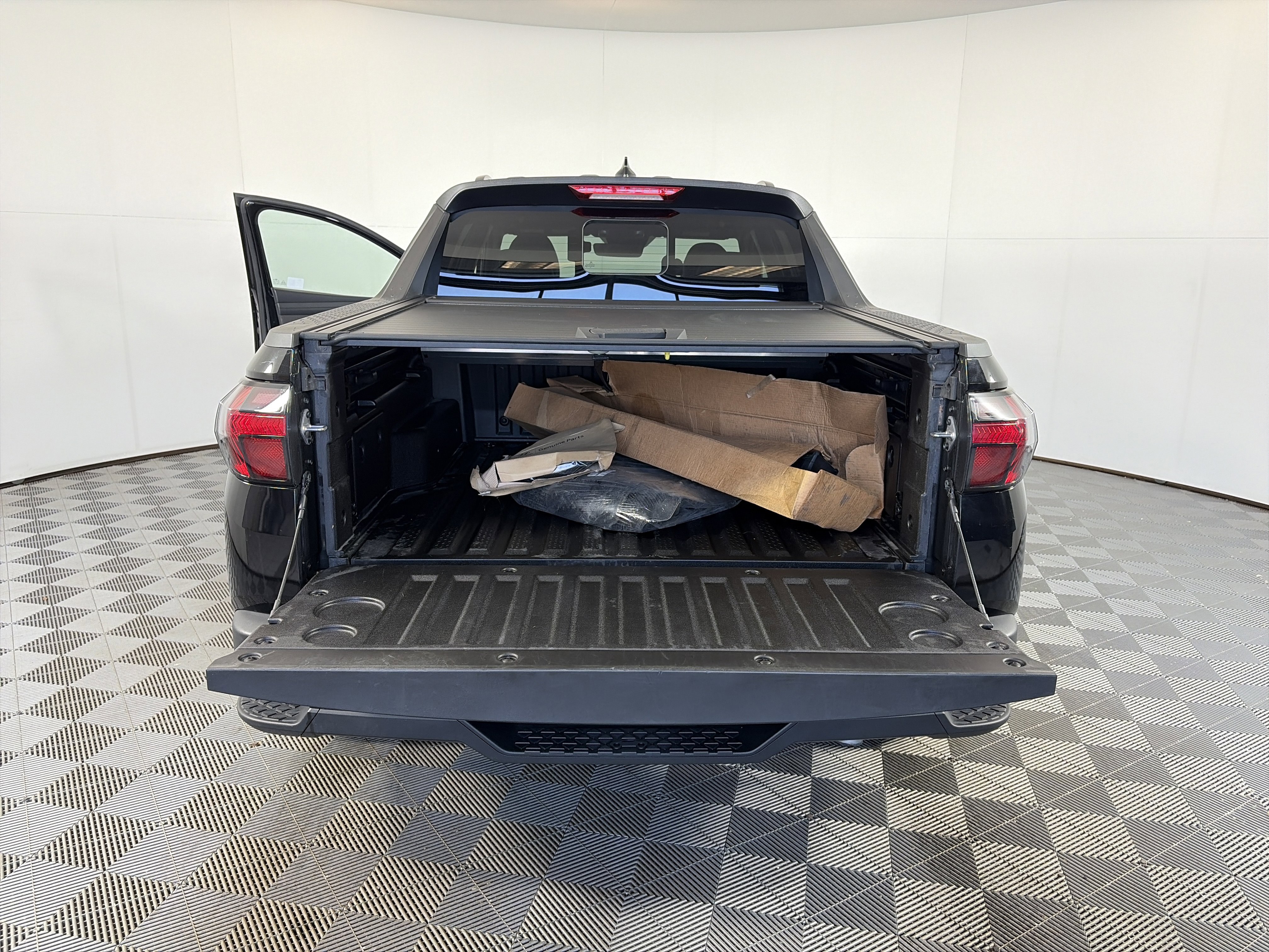 Certified 2025 Hyundai Santa Cruz SEL image 13