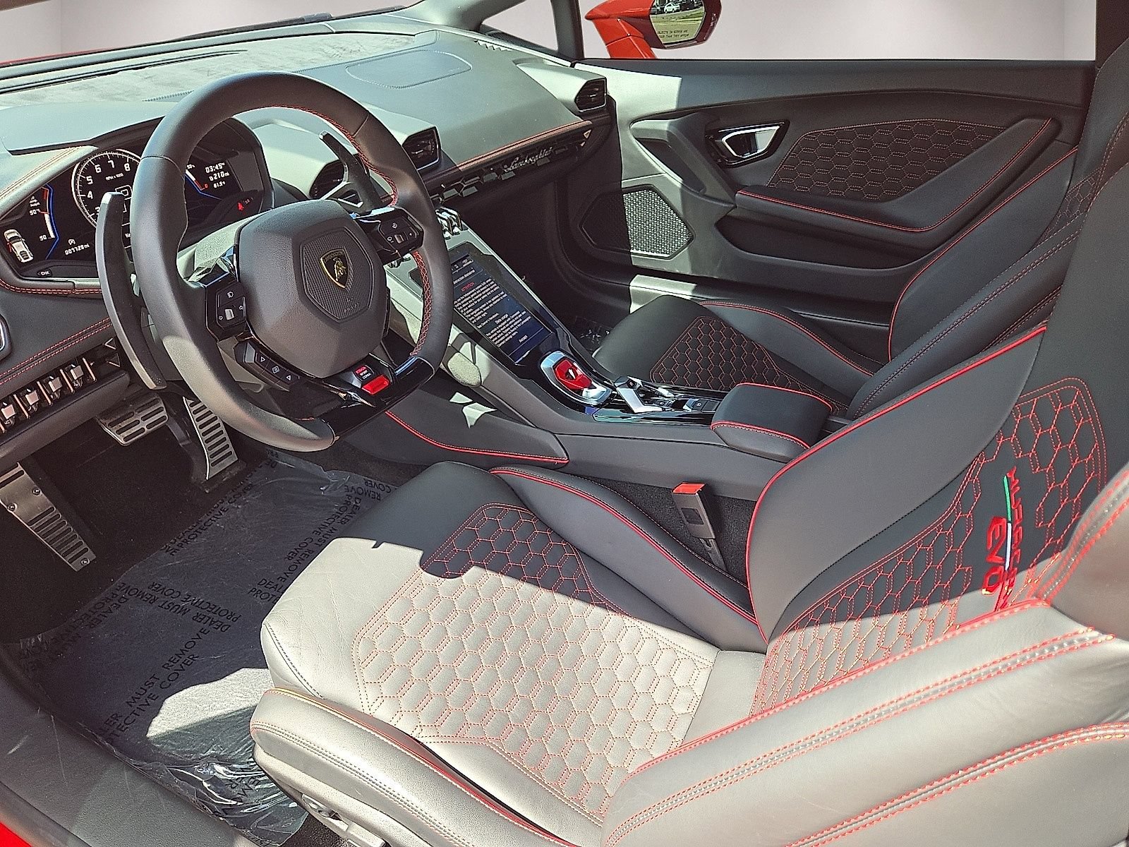 Used 2023 Lamborghini Huracan EVO AWD/4WD image 18