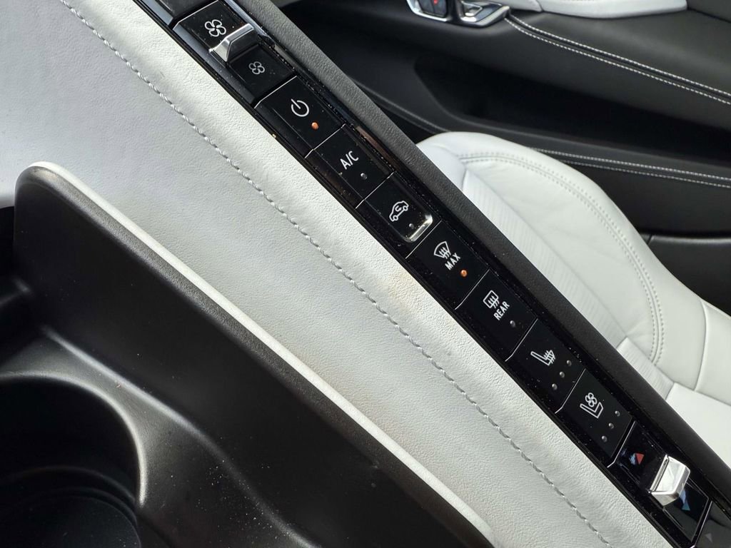 Used 2024 Chevrolet Corvette Stingray Premium Cpe w/ Z51 Performance Package image 26