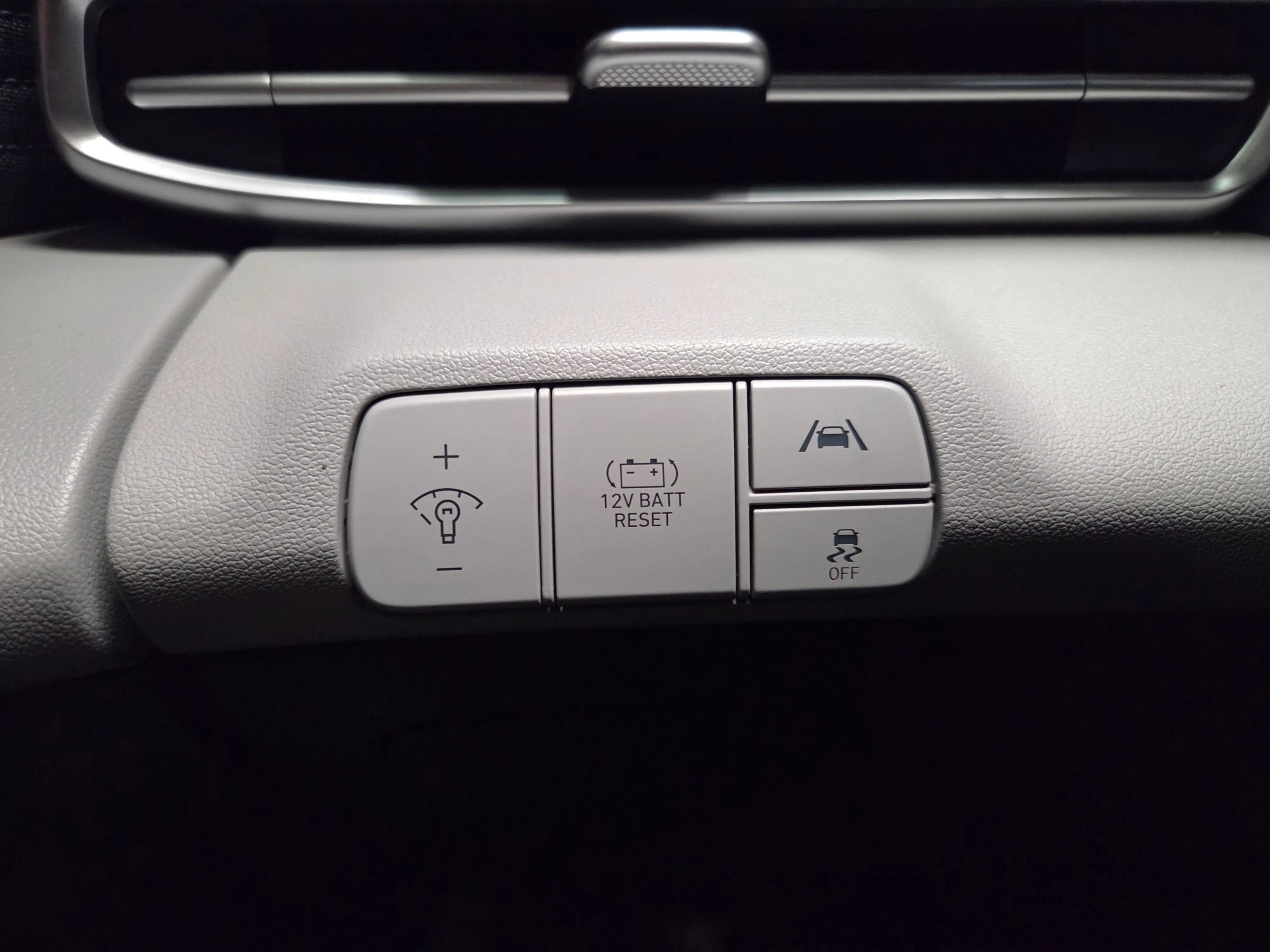 Used 2023 Hyundai Elantra Limited FWD image 24