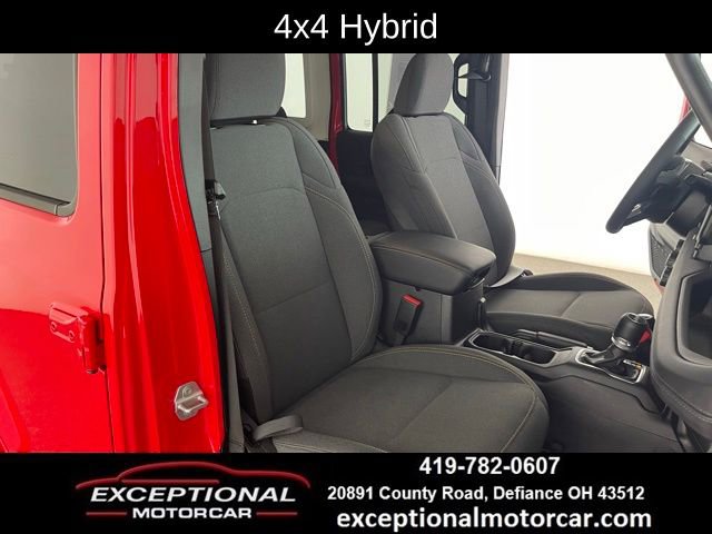 Used 2025 Jeep Wrangler Unlimited Sahara AWD/4WD image 49