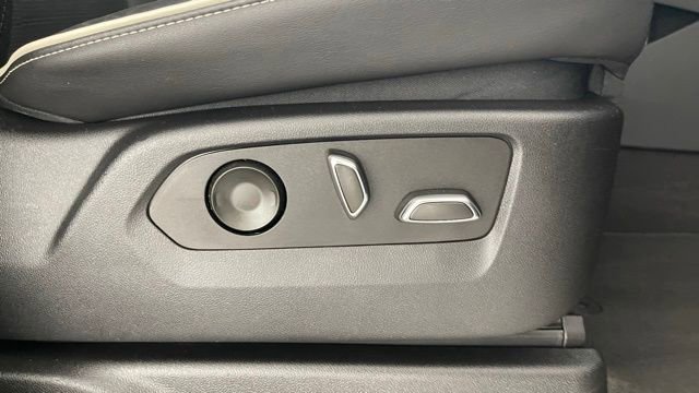 Used 2022 Cadillac Escalade ESV Premium Luxury image 54