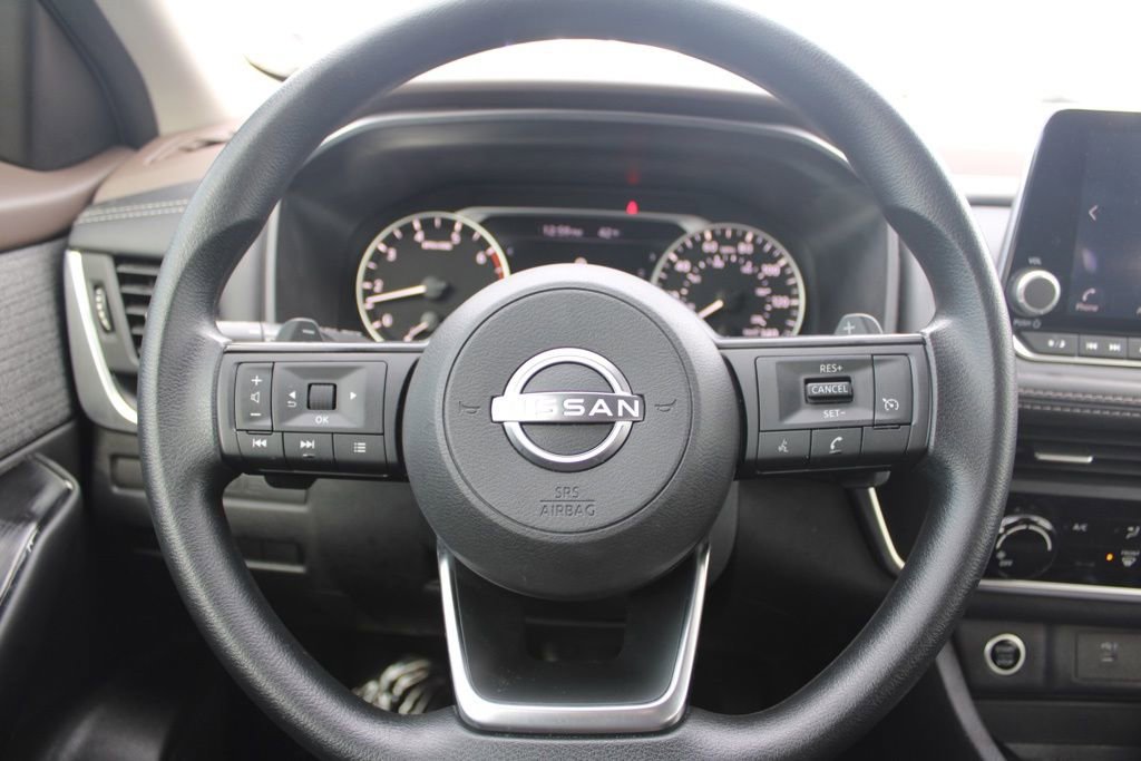 Used 2023 Nissan Rogue S image 25