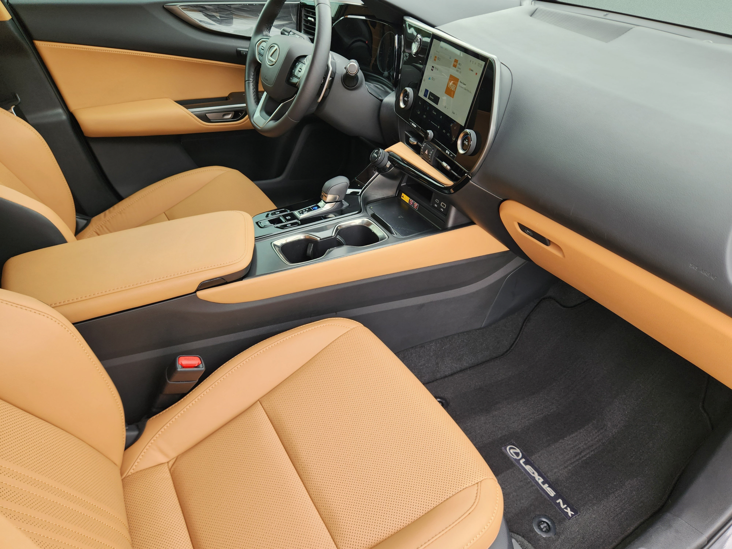 Certified 2025 Lexus NX 250 FWD w/ Accessory Package (Z1) image 7