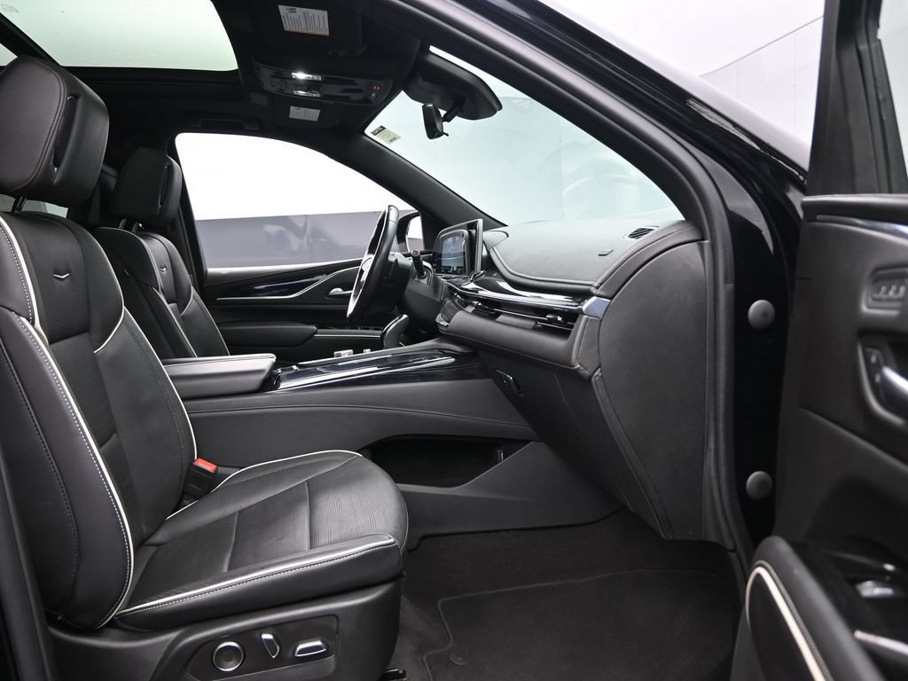 Used 2023 Cadillac Escalade Sport AWD/4WD image 32