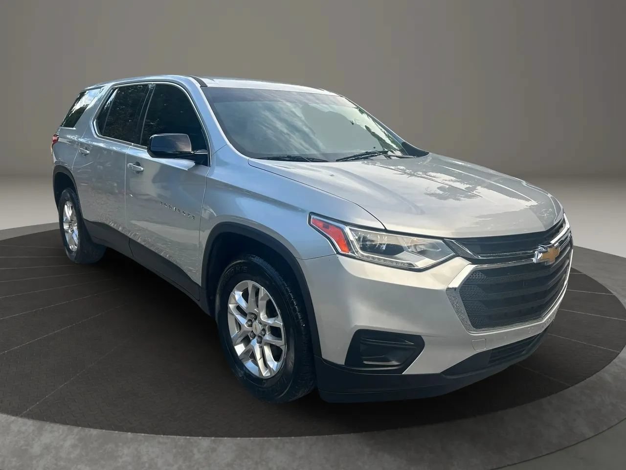 Used 2019 Chevrolet Traverse LS w/ LPO, Floor Liner Package FWD image 5