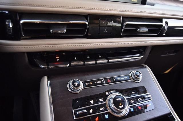 Used 2020 Lincoln Aviator Reserve w/ Elements Package Plus image 16