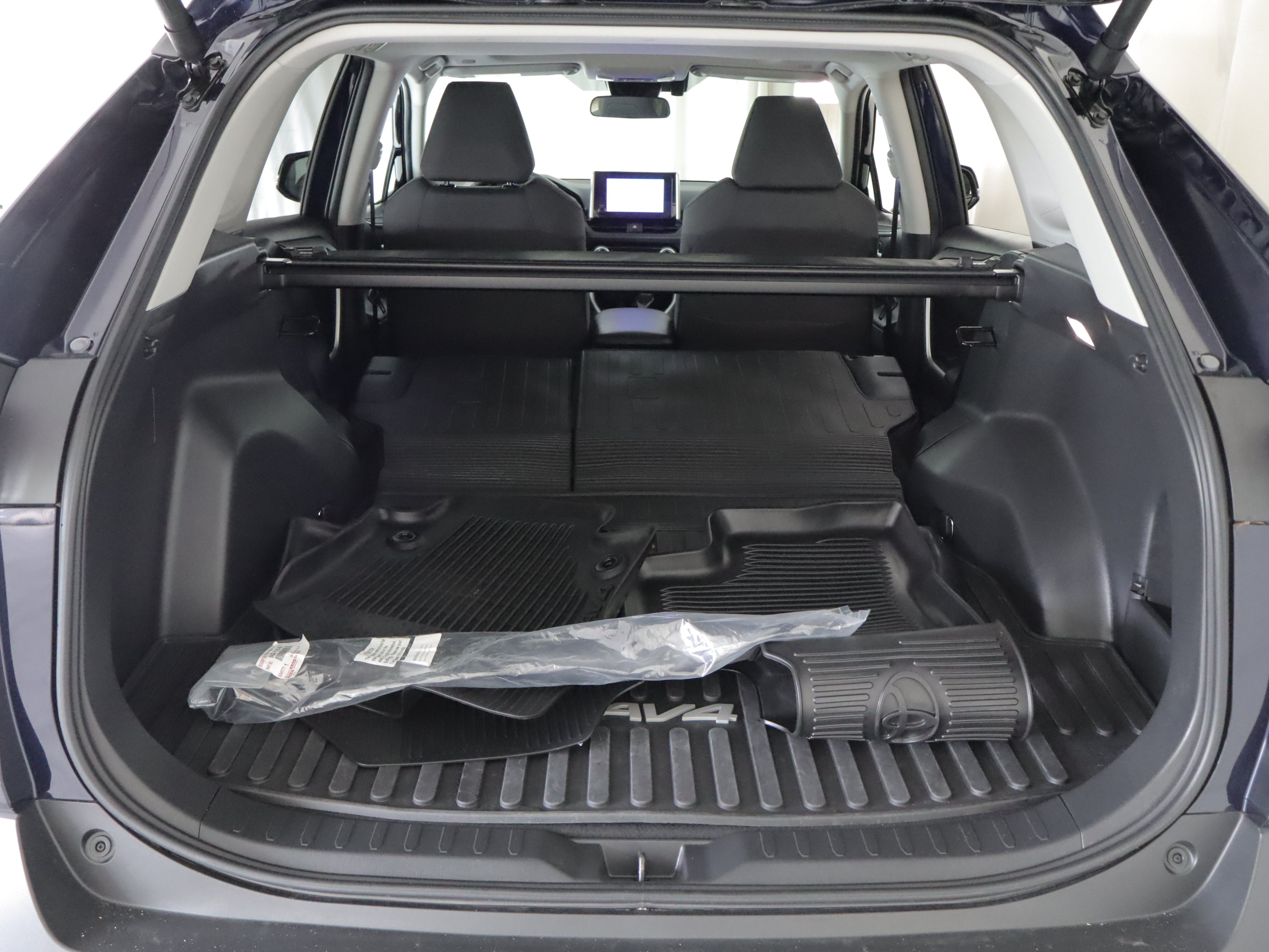 Used 2025 Toyota RAV4 XLE w/ Convenience Package AWD/4WD image 22