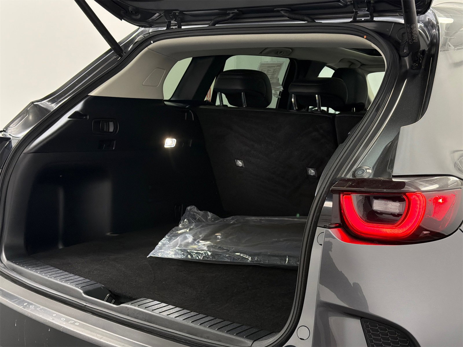 Used 2025 MAZDA CX-50 AWD 2.5 S w/ Premium Plus Pkg image 8