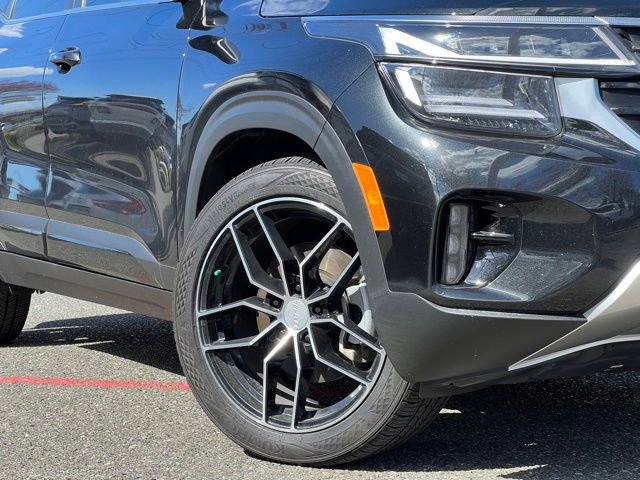 Certified 2024 Kia Seltos SX w/ SX Sunroof Package image 2