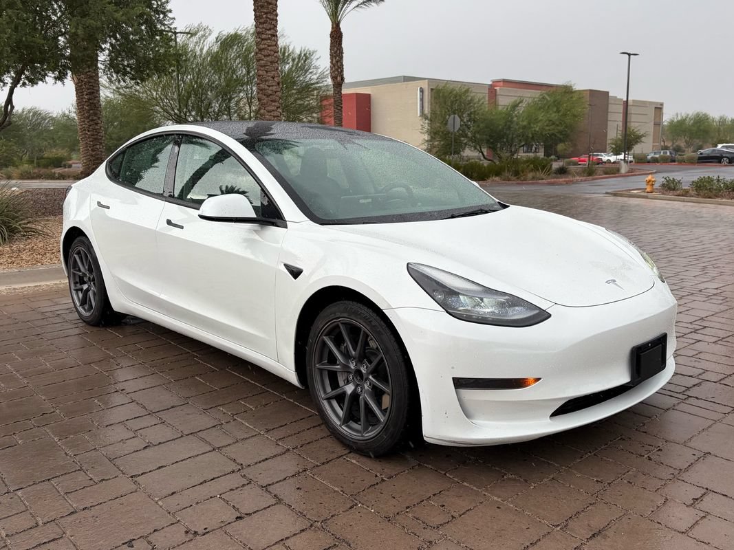 Used 2023 Tesla Model 3 Standard Range RWD image 1