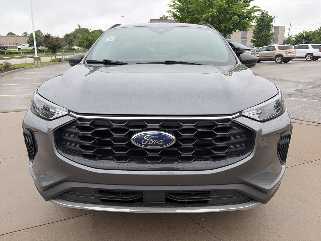 Used 2025 Ford Escape ST-Line FWD image 3