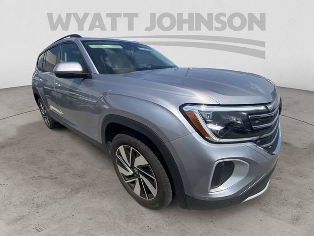 Used 2025 Volkswagen Atlas SE FWD image 12