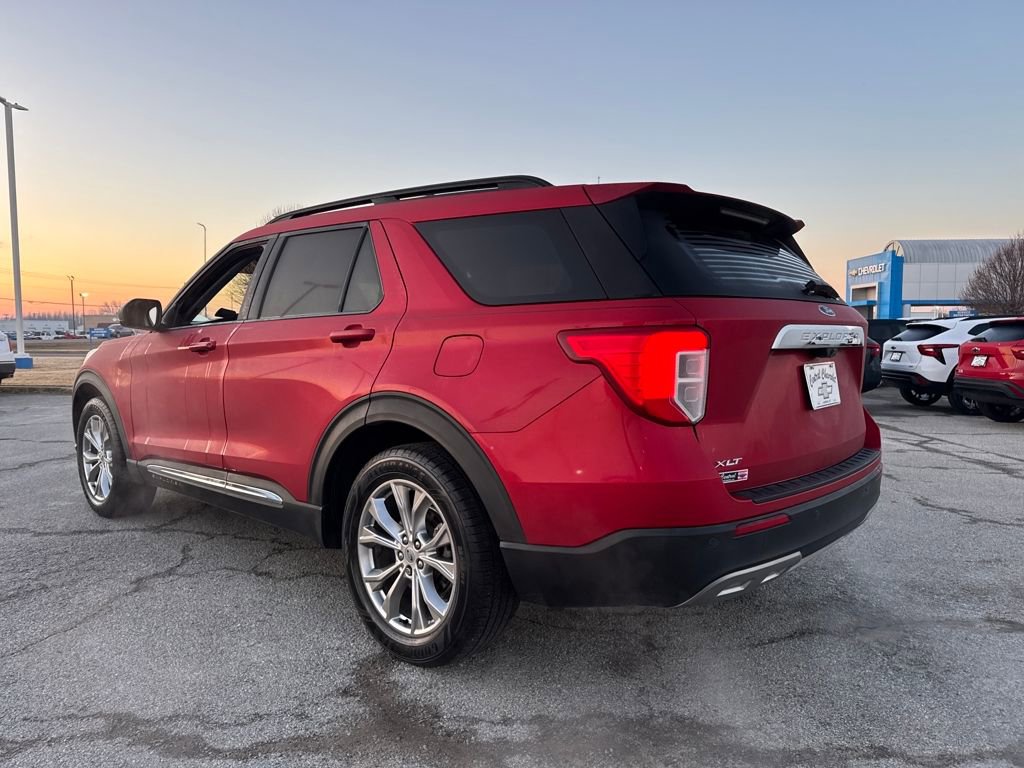 Used 2020 Ford Explorer XLT w/ Equipment Group 202A image 4