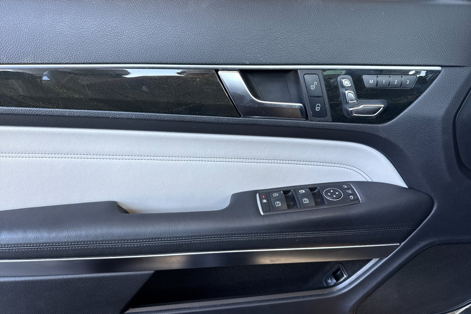 Used 2016 Mercedes-Benz E 400 Cabriolet image 14