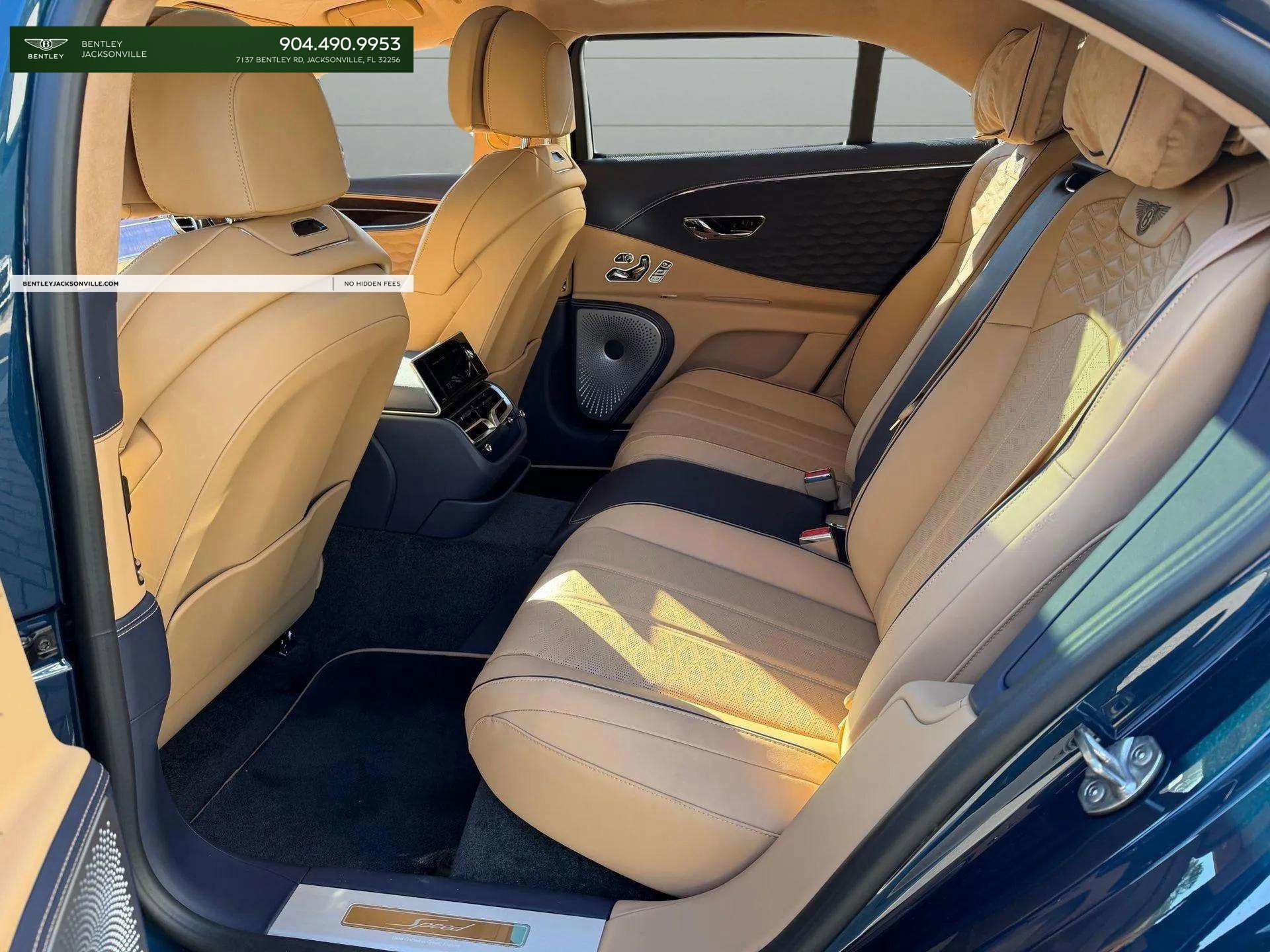 Used 2025 Bentley Flying Spur Plug-In Hybrid image 38