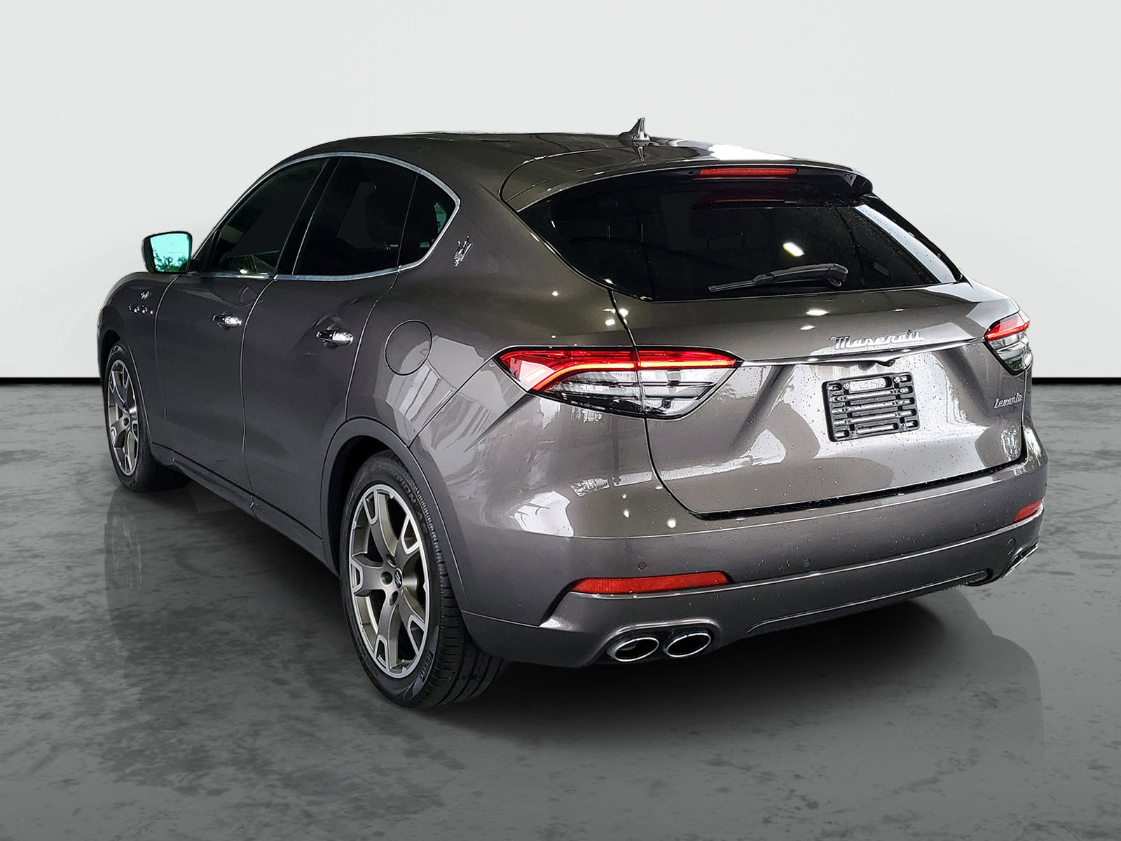 Used 2023 Maserati Levante GT image 3