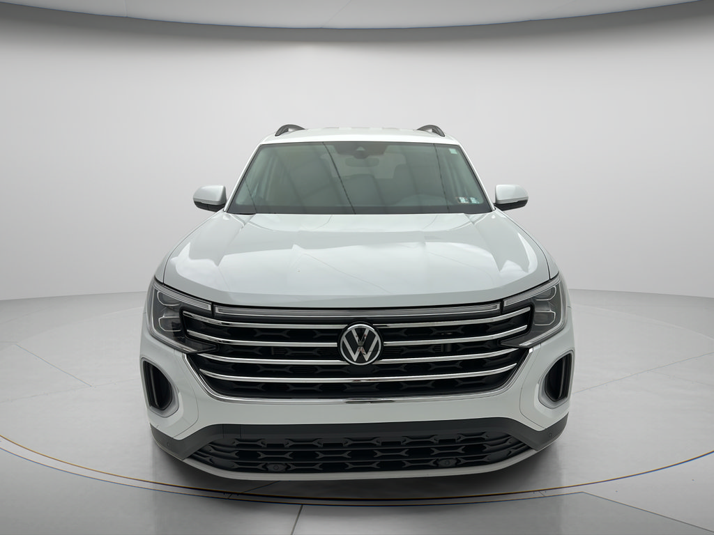 Used 2025 Volkswagen Atlas SE AWD/4WD image 2